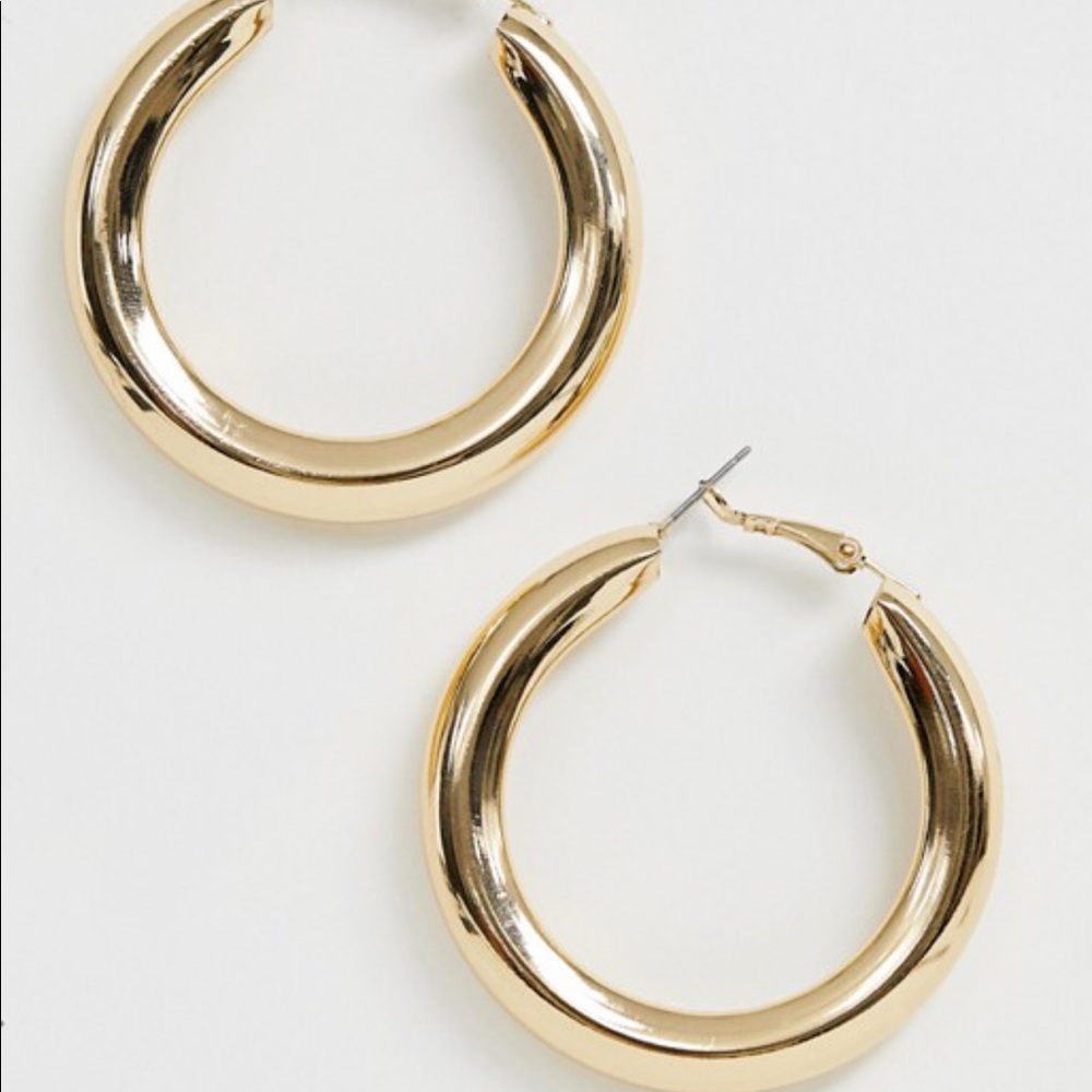 chunky gold hoop earrings